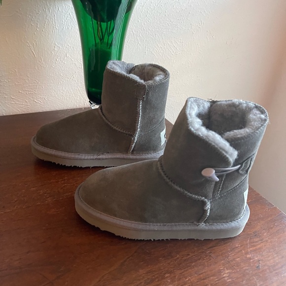 NWOB Aussie Merino Kids Suede Winter Boots Sz Y12 Light Grey Color - Picture 4 of 6